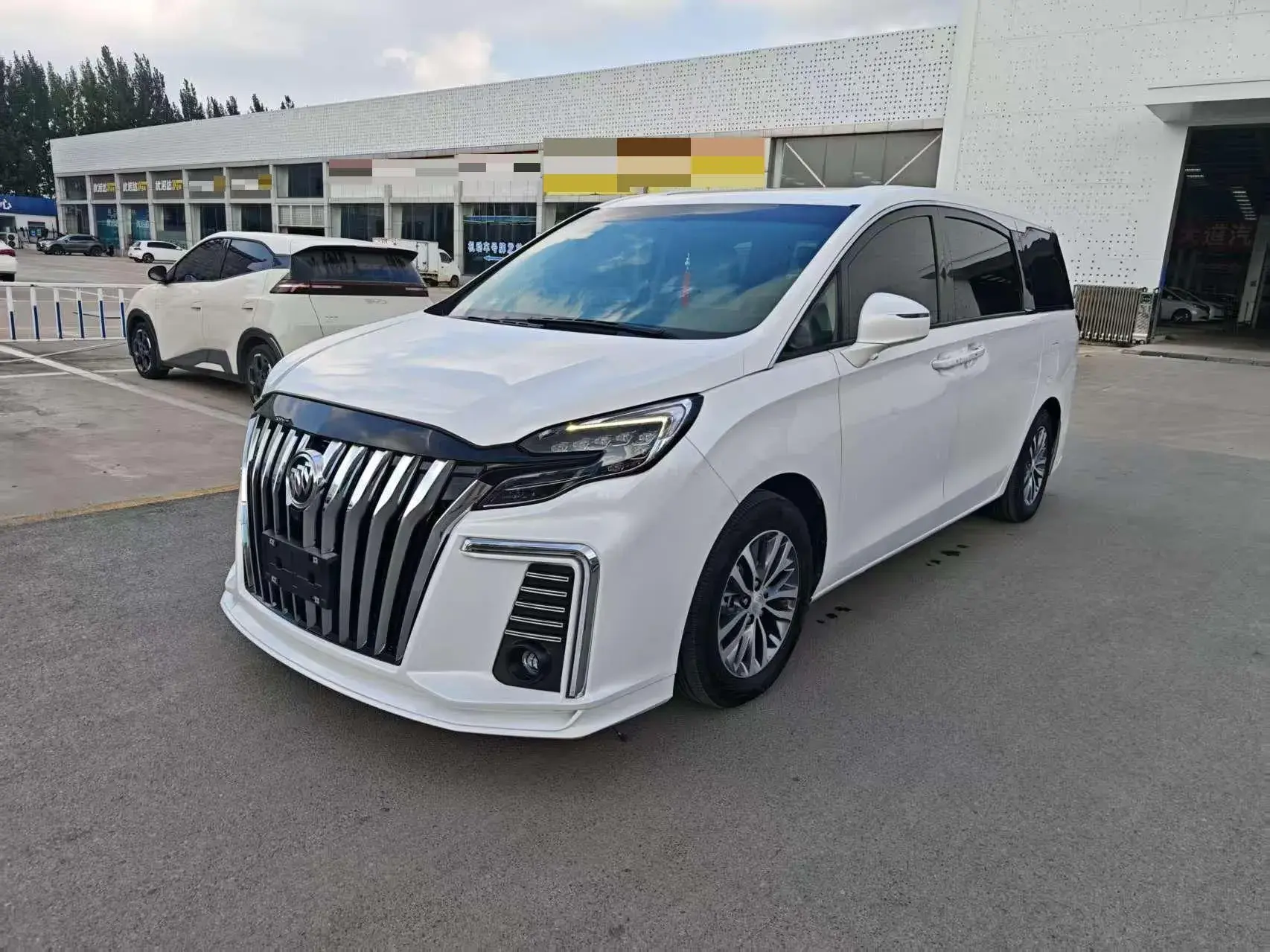 2021 BUICK GL8 view 1