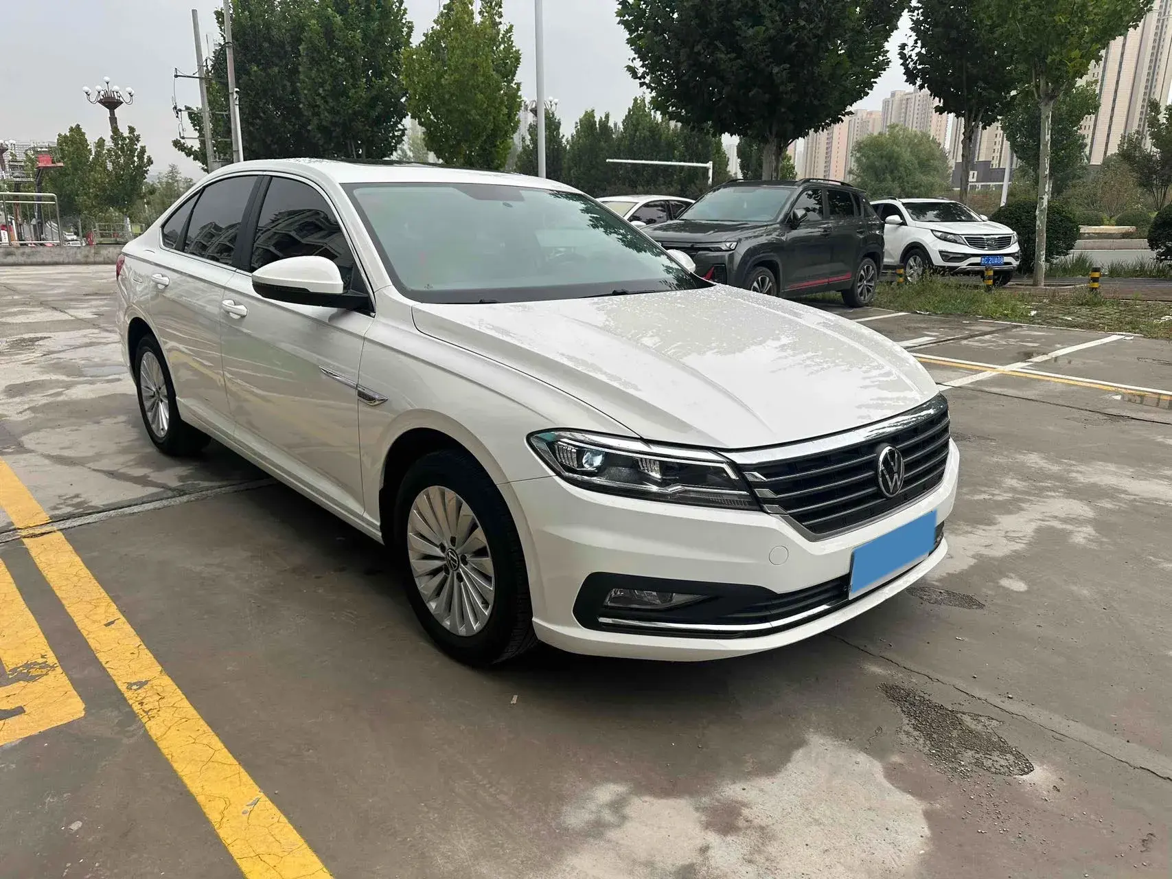 2019 VOLKSWAGEN LAVIDA thumbnail 3