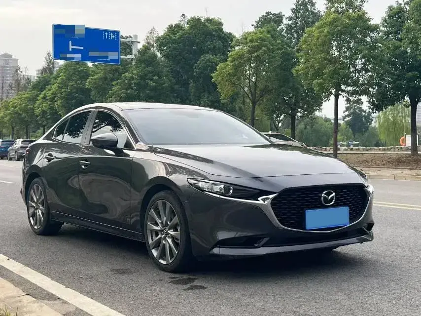 2023 MAZDA 3 thumbnail 3