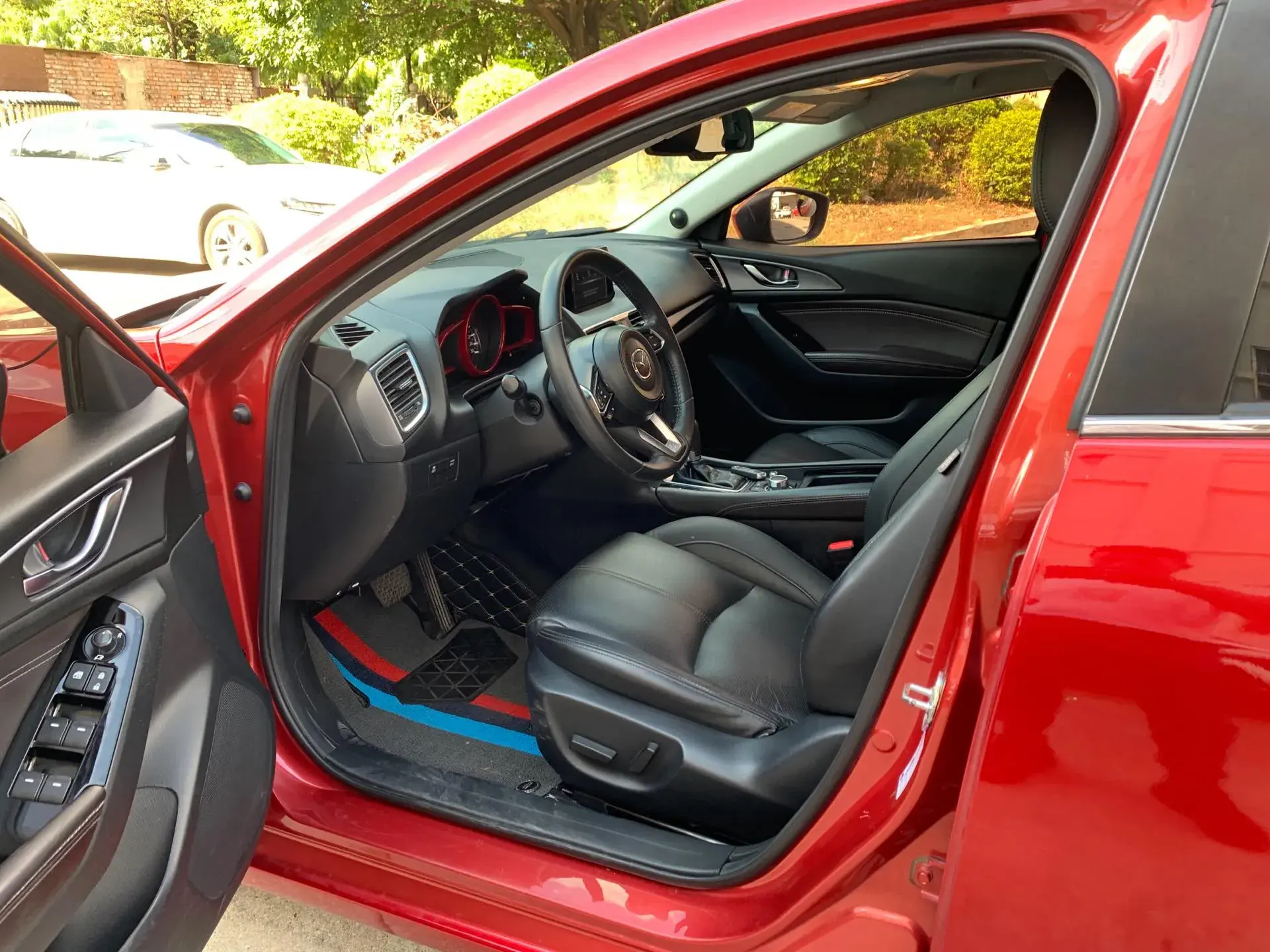 2017 MAZDA 3 thumbnail 3