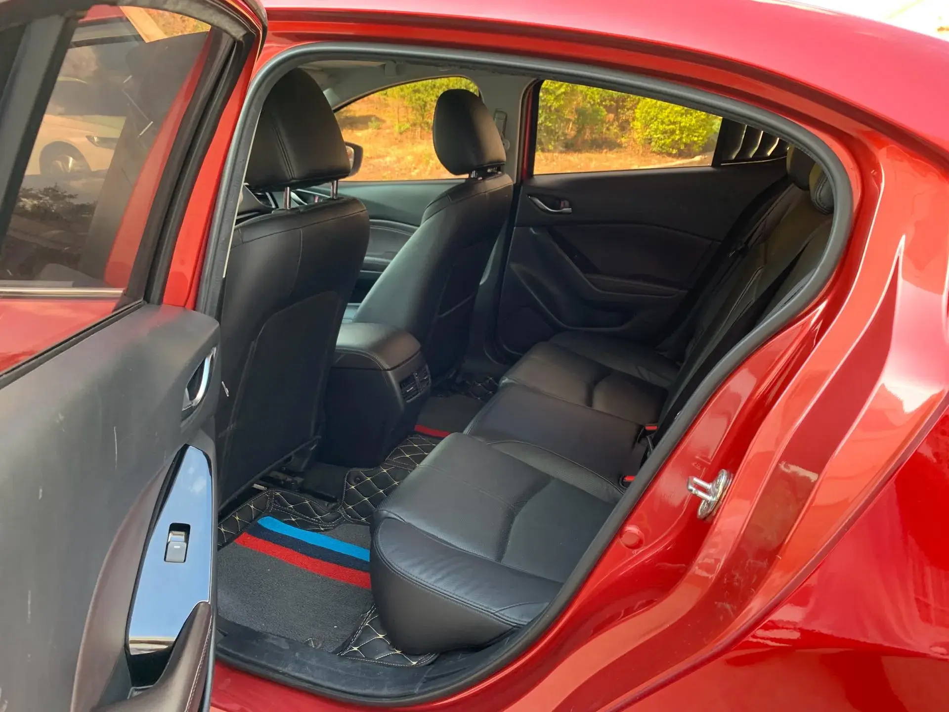 2017 MAZDA 3 thumbnail 4