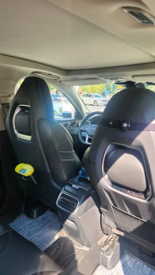 2017 LYNK&CO 01 thumbnail 3