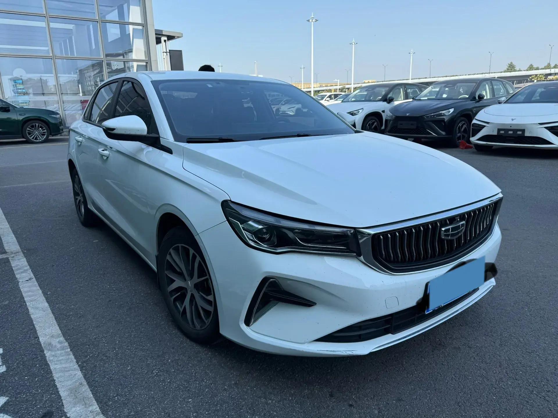 2023 GEELY EMGRAND thumbnail 3