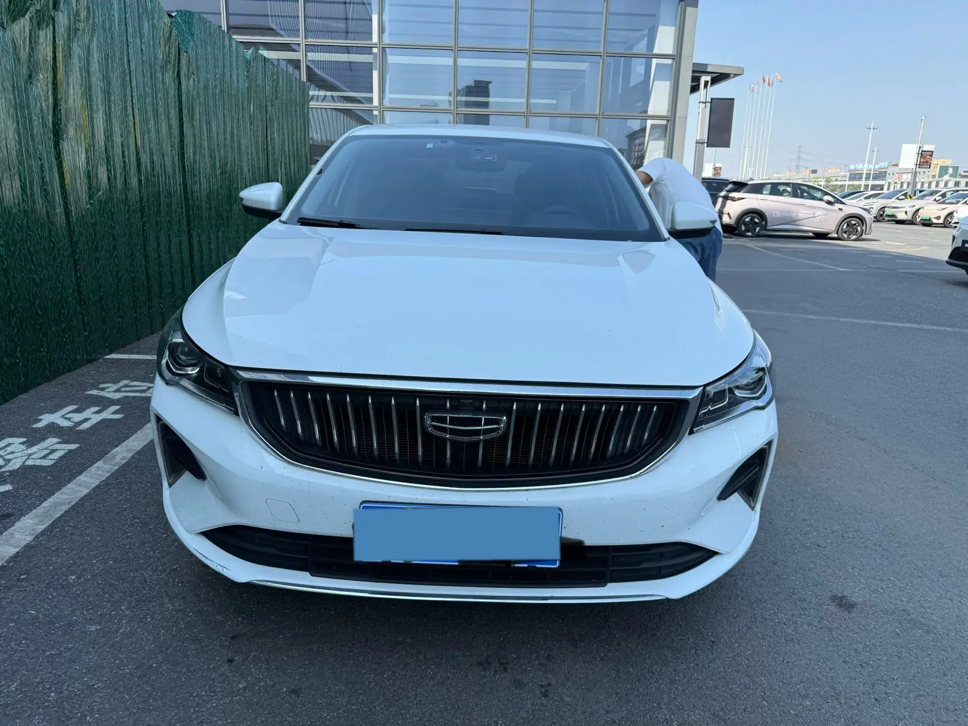 2023 GEELY EMGRAND thumbnail 2