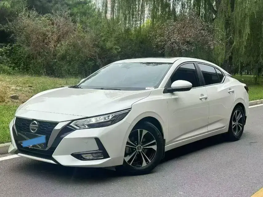 2020 NISSAN SYLPHY view 1