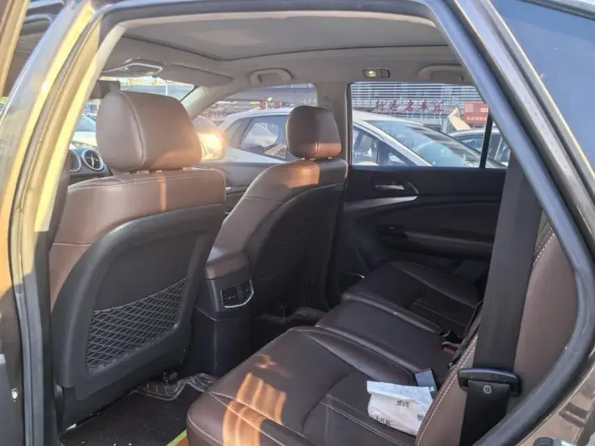 2017 BYD S7 thumbnail 2