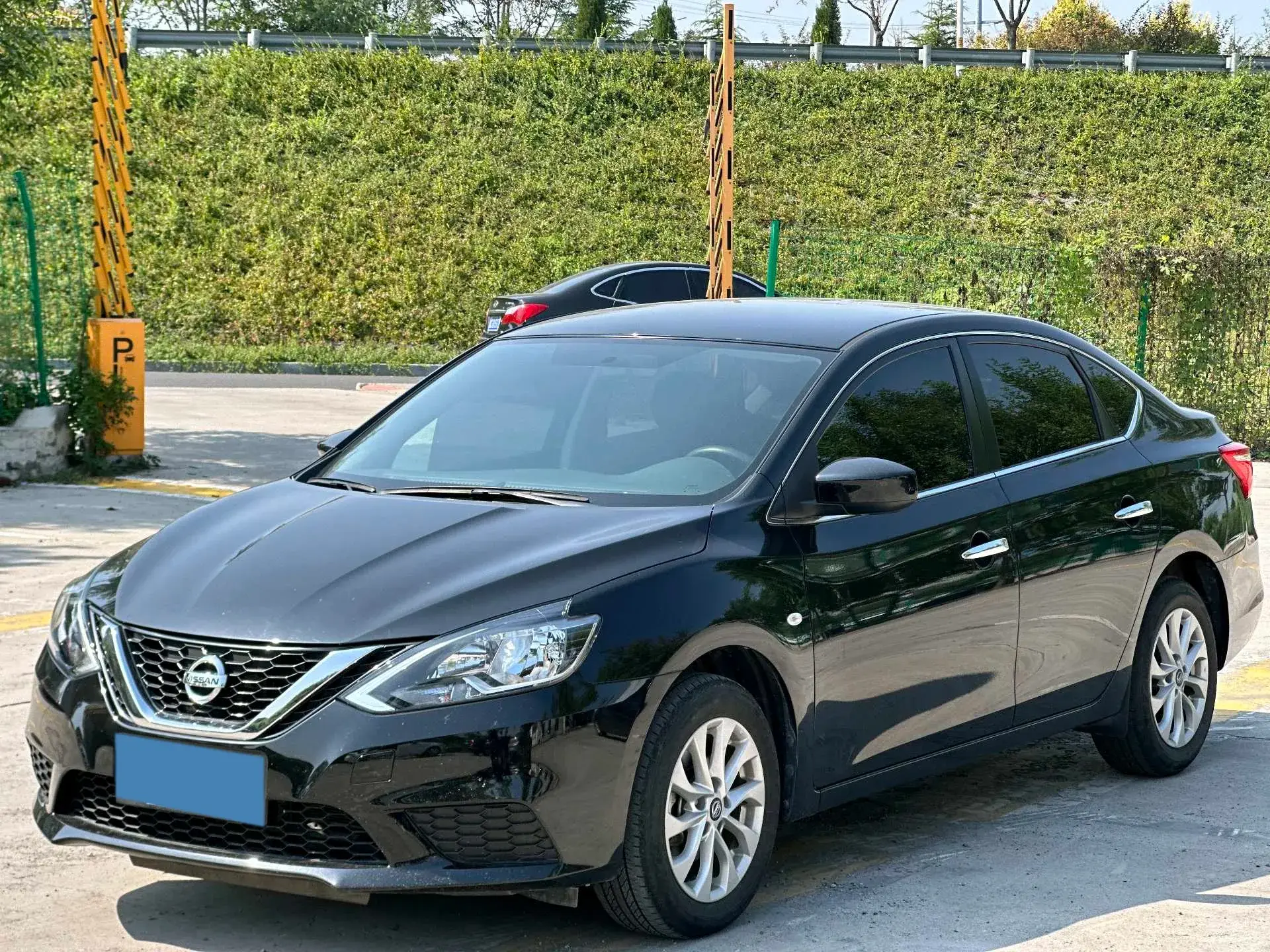 2022 NISSAN SYLPHY view 1
