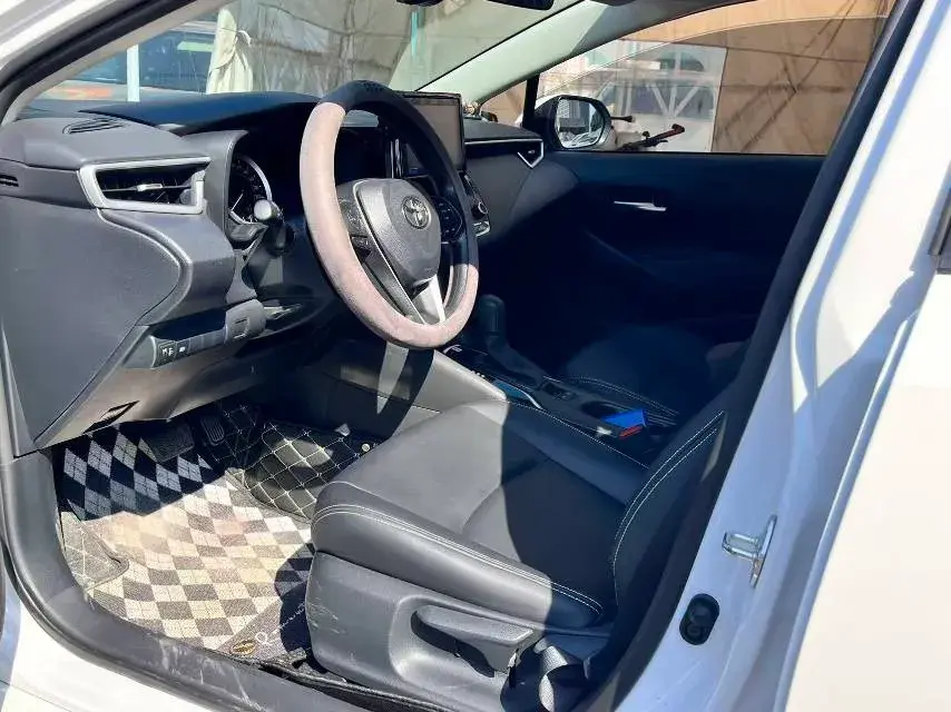 2021 TOYOTA COROLLA thumbnail 3