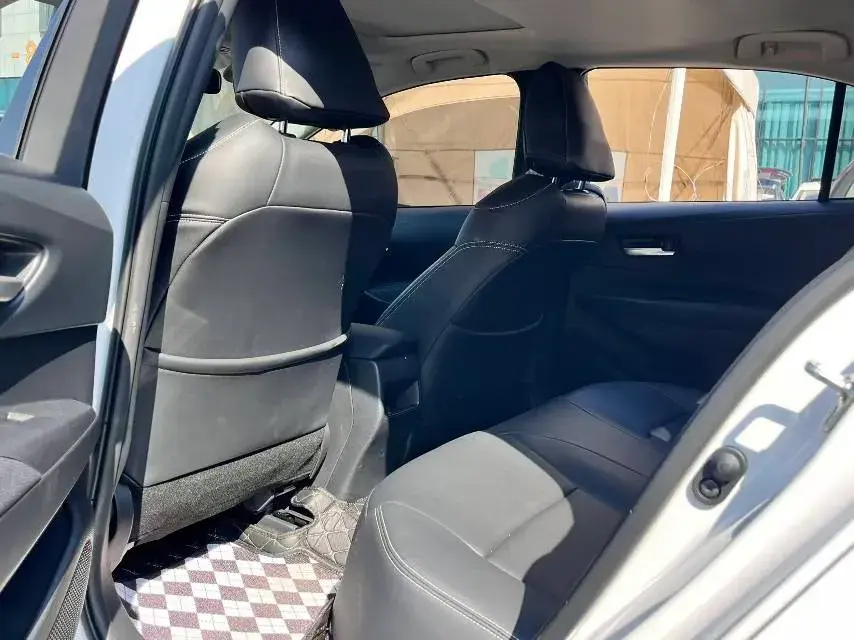 2021 TOYOTA COROLLA thumbnail 4