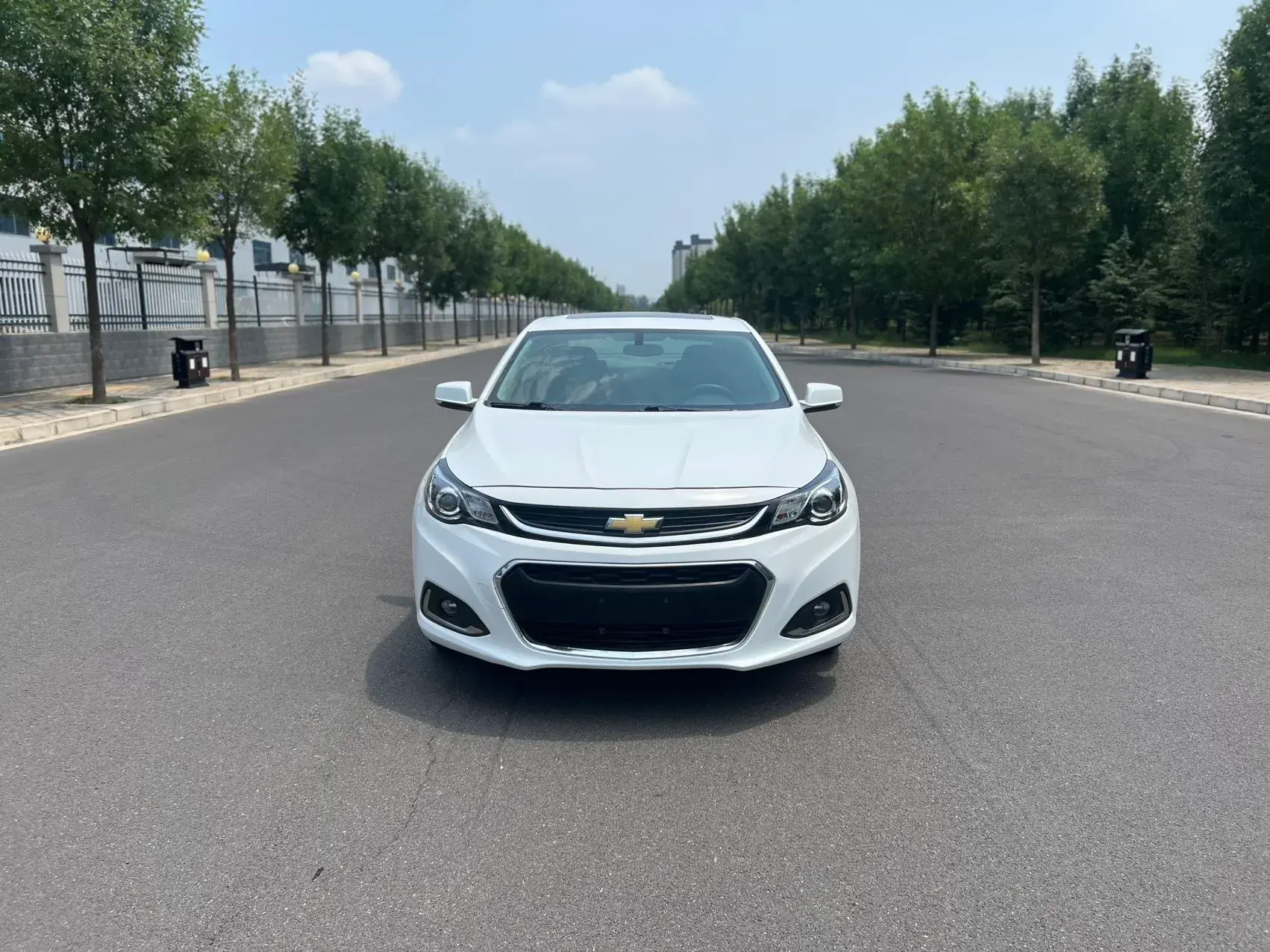 2018 CHEVROLET MALIBU thumbnail 2