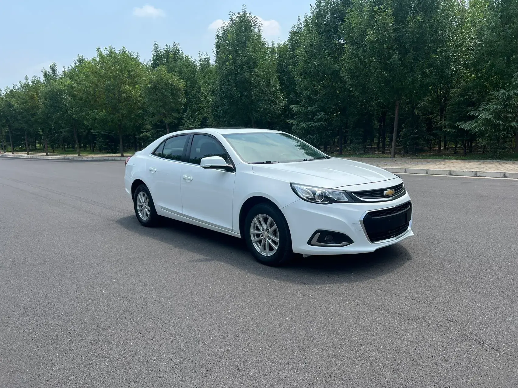 2018 CHEVROLET MALIBU thumbnail 3