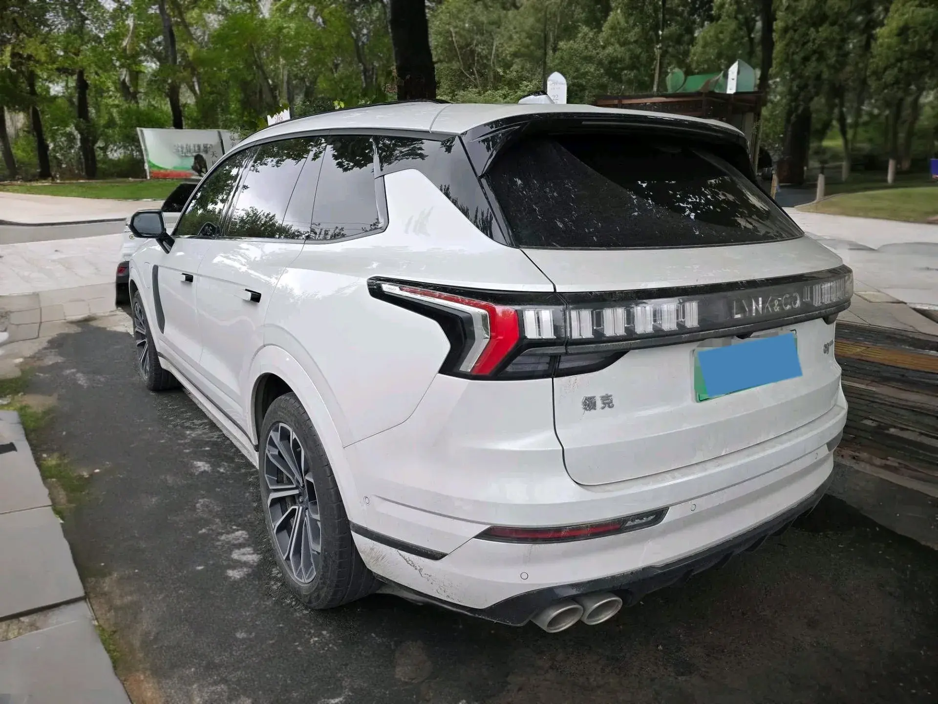 2021 LYNK&CO 09 thumbnail 2