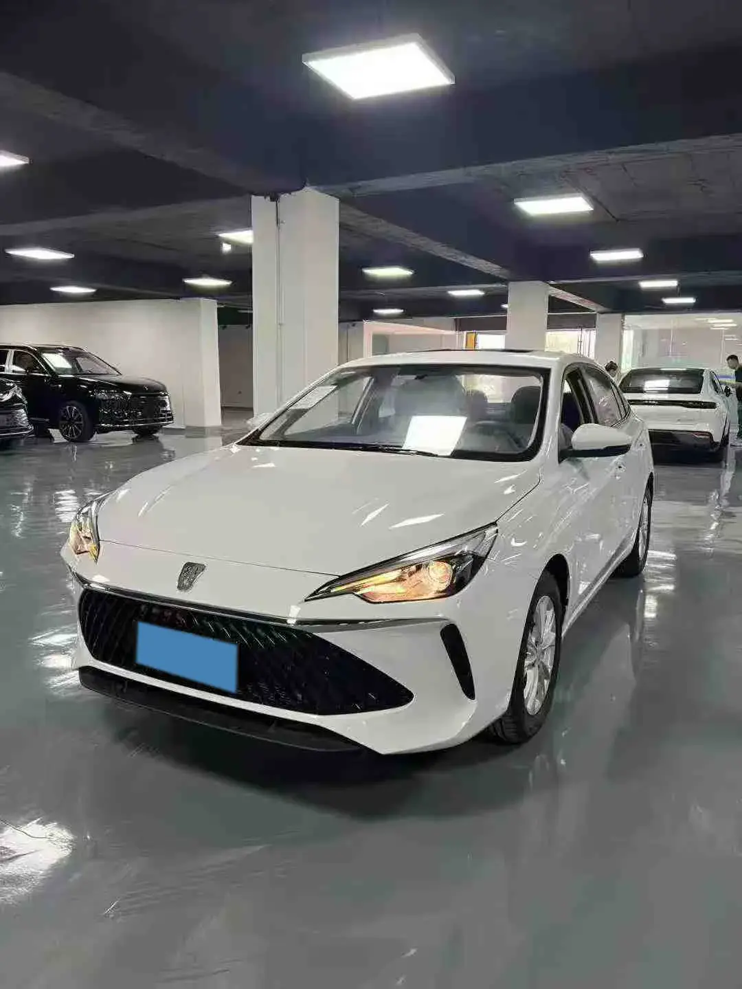 2023 ROEWE I5 view 1