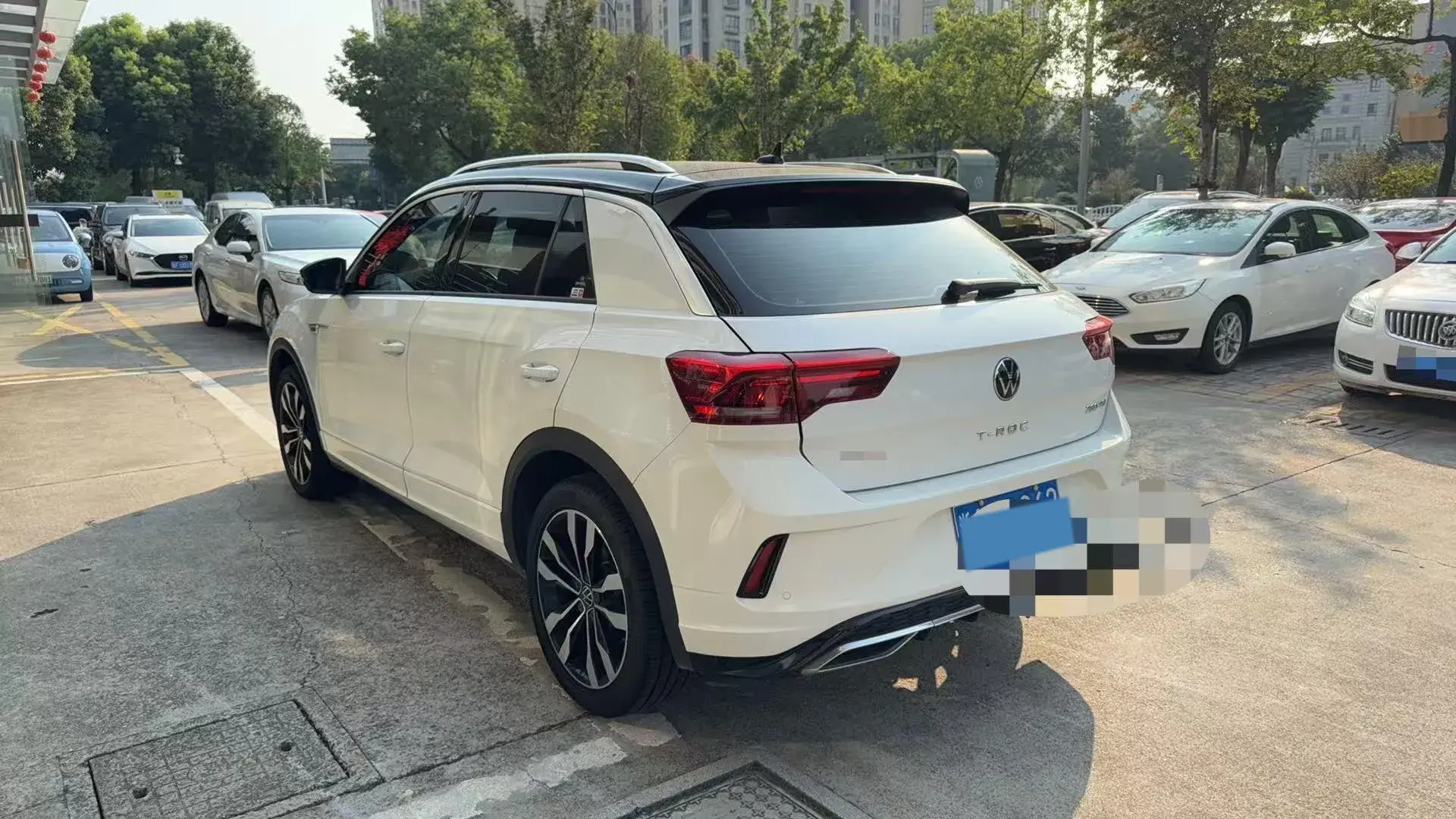 2021 VOLKSWAGEN T-ROC thumbnail 2