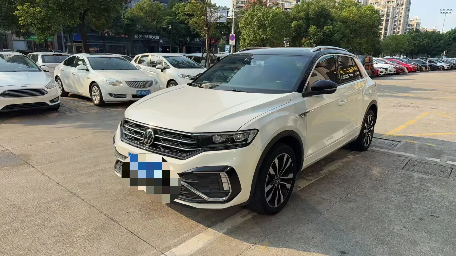 2021 VOLKSWAGEN T-ROC view 1