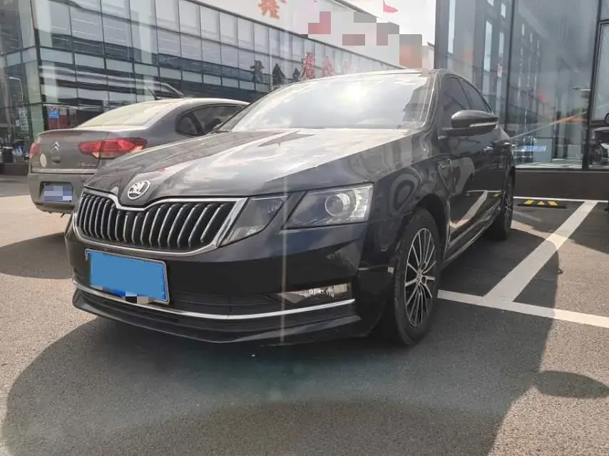 2018 SKODA OCTAVIA view 1