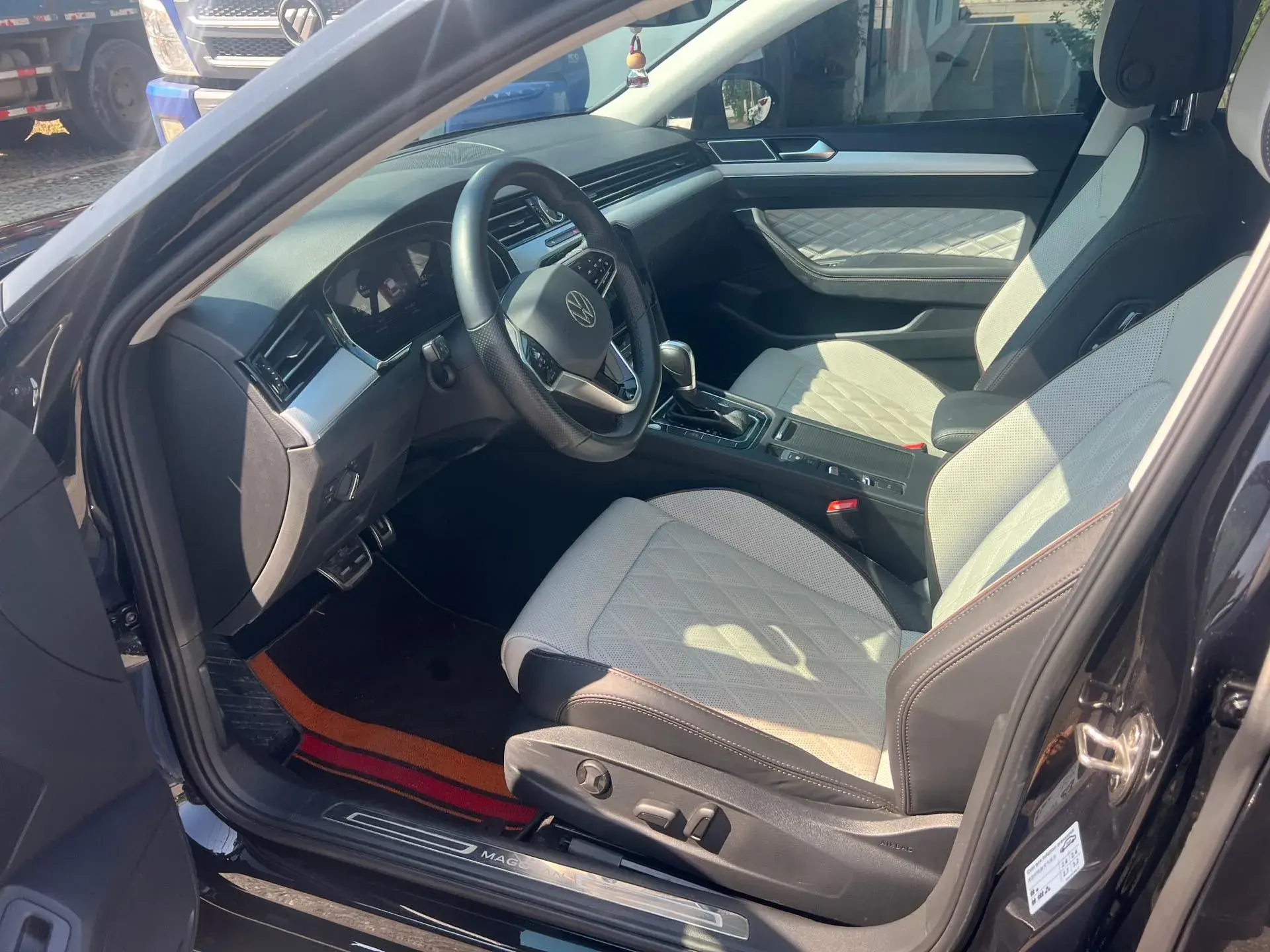 2023 VOLKSWAGEN MAGOTAN thumbnail 2
