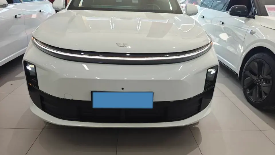 2024 LI L6 thumbnail 3