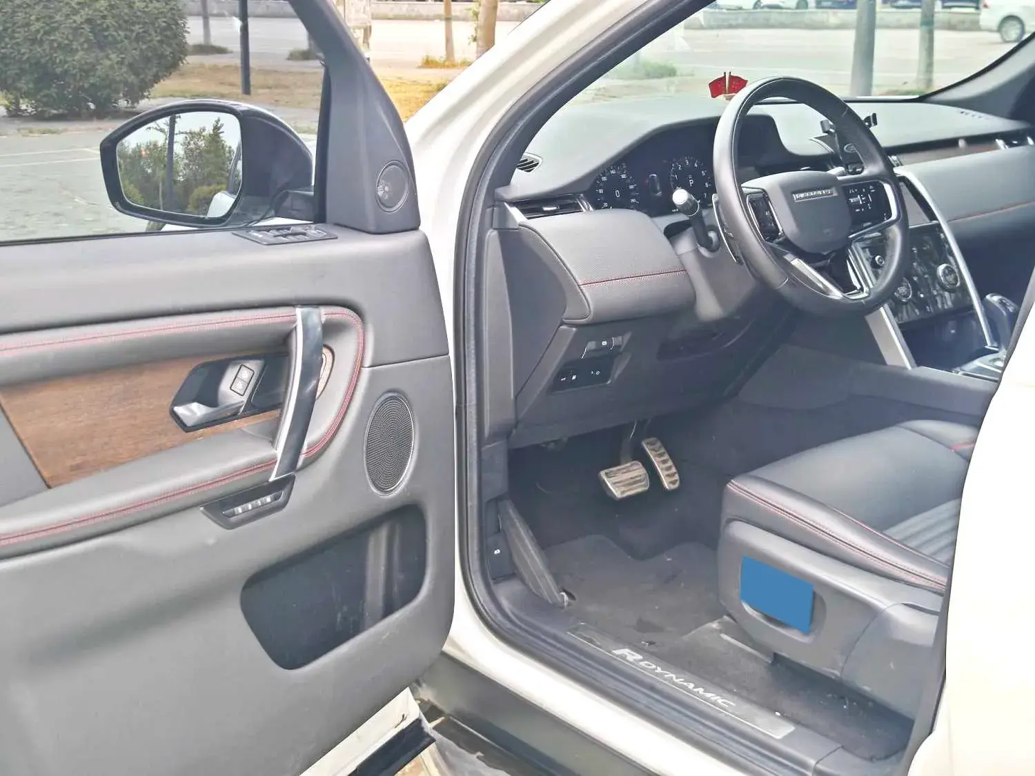 2022 LAND ROVER thumbnail 4