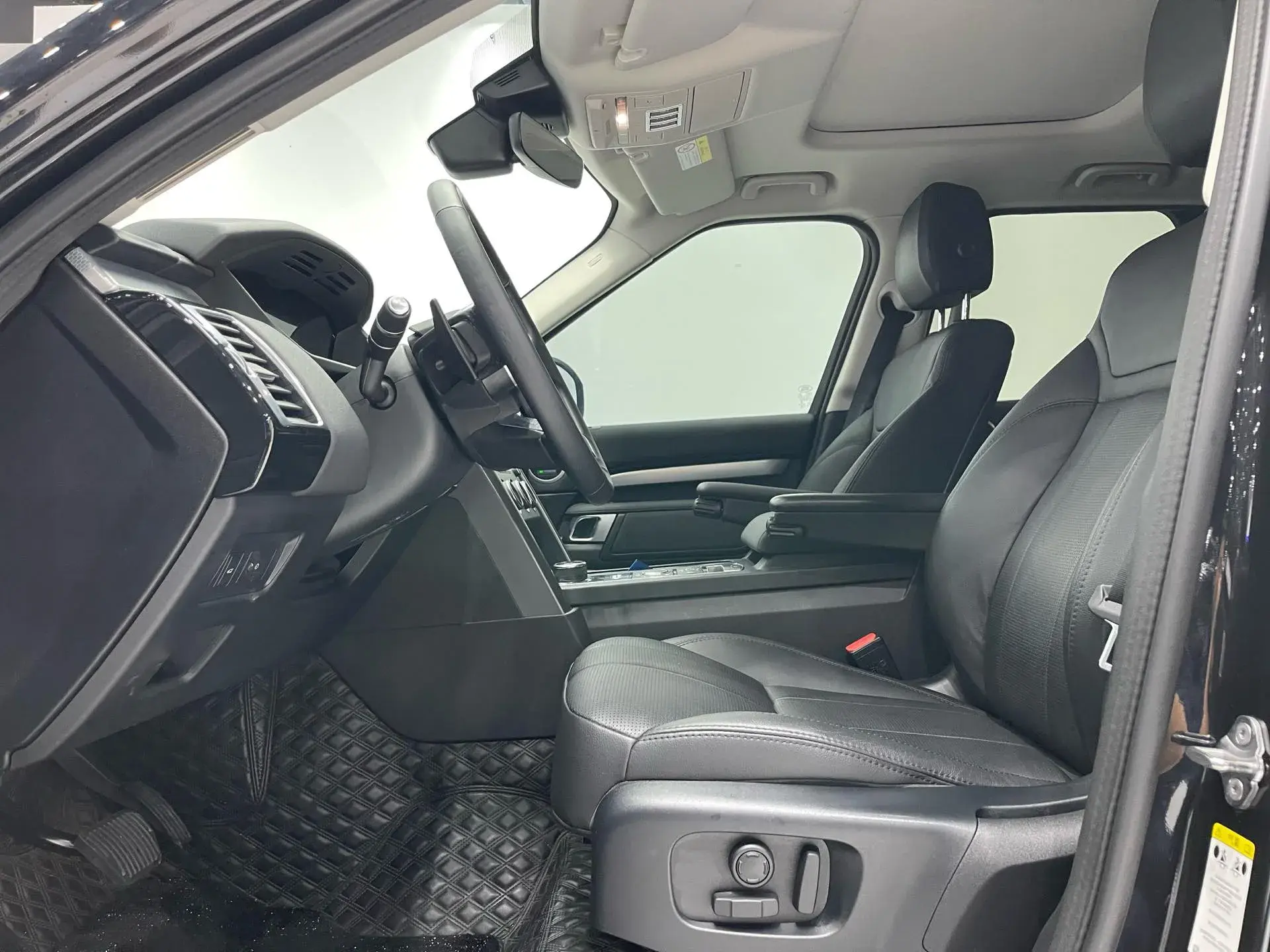 2020 LAND ROVER thumbnail 3