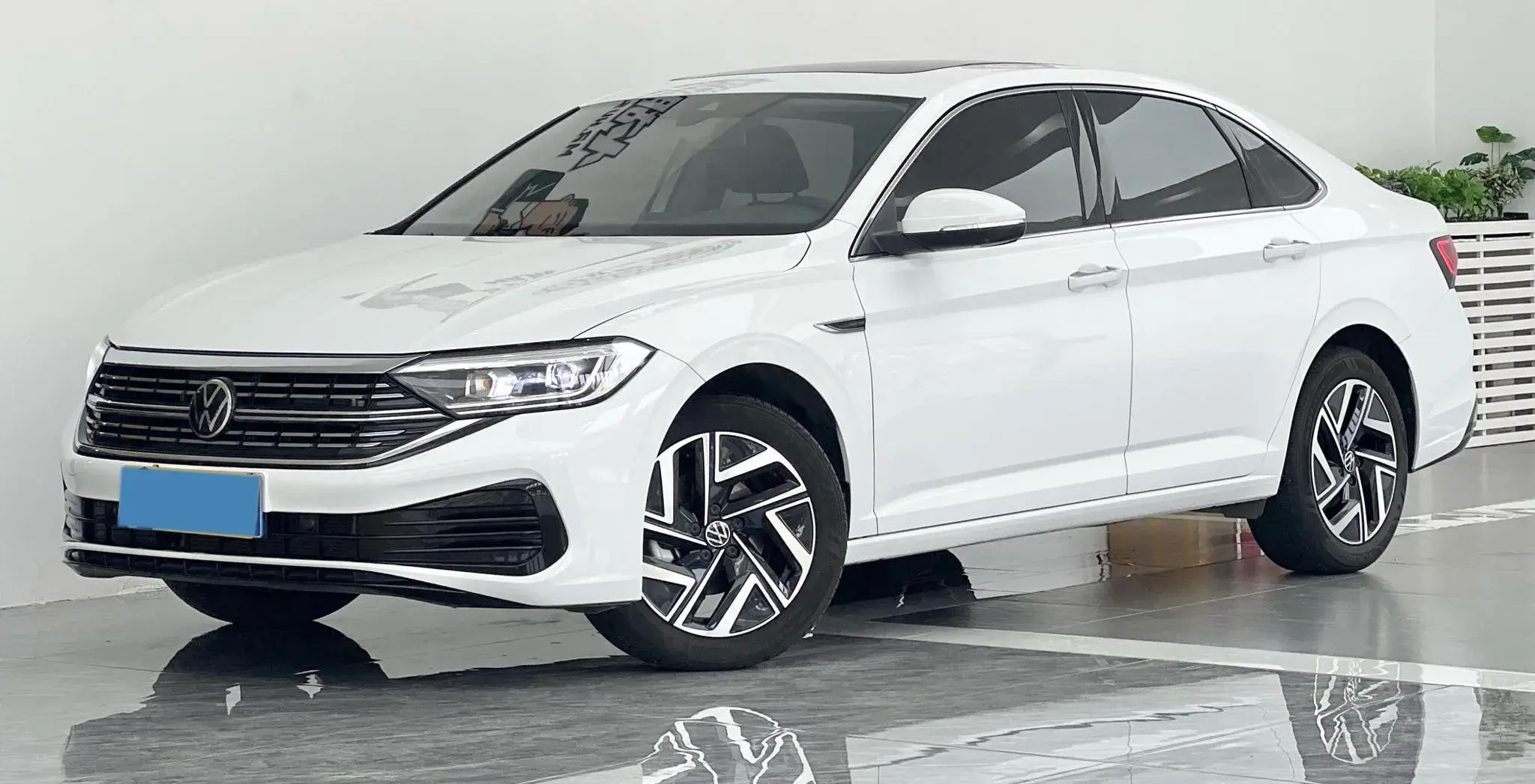 2024 VOLKSWAGEN SAGITAR view 1