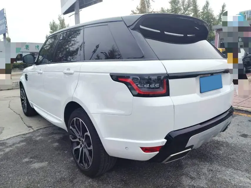 2022 LAND ROVER thumbnail 4