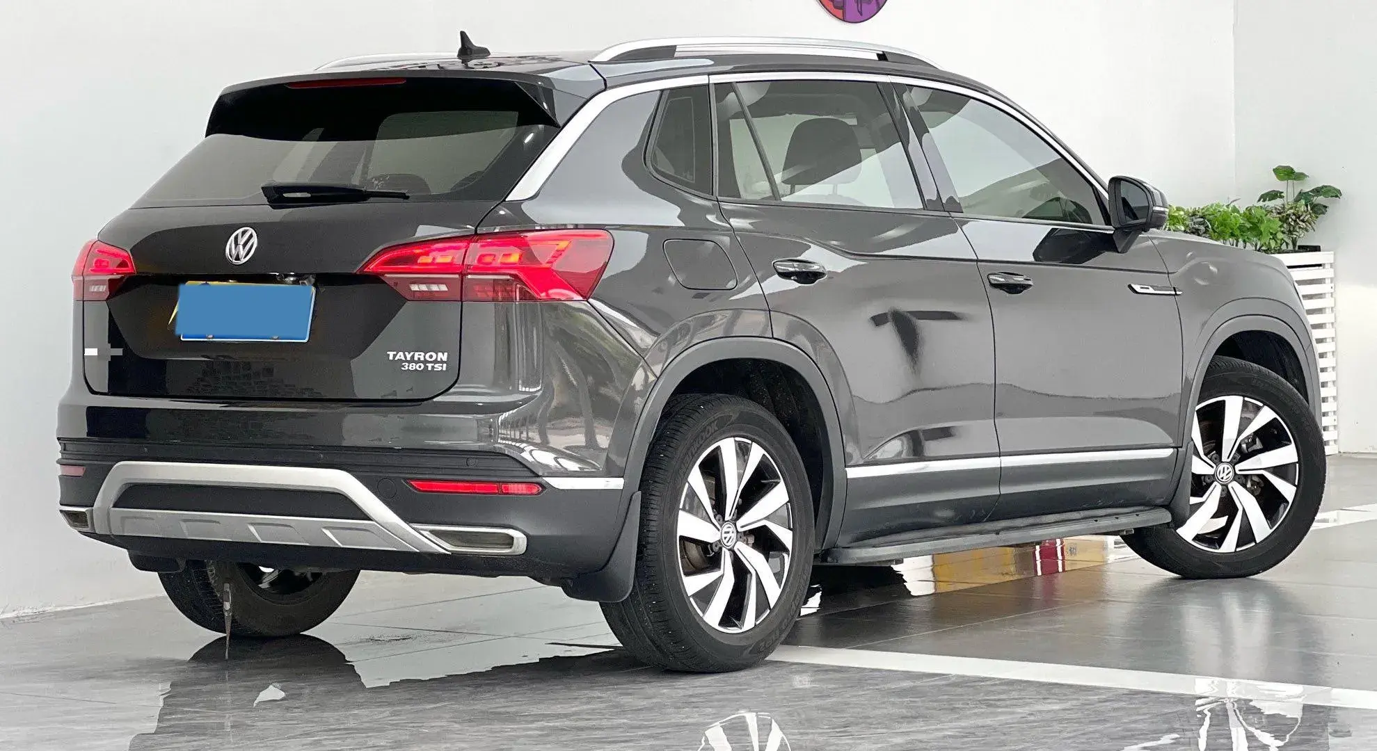 2020 VOLKSWAGEN TAYRON thumbnail 3