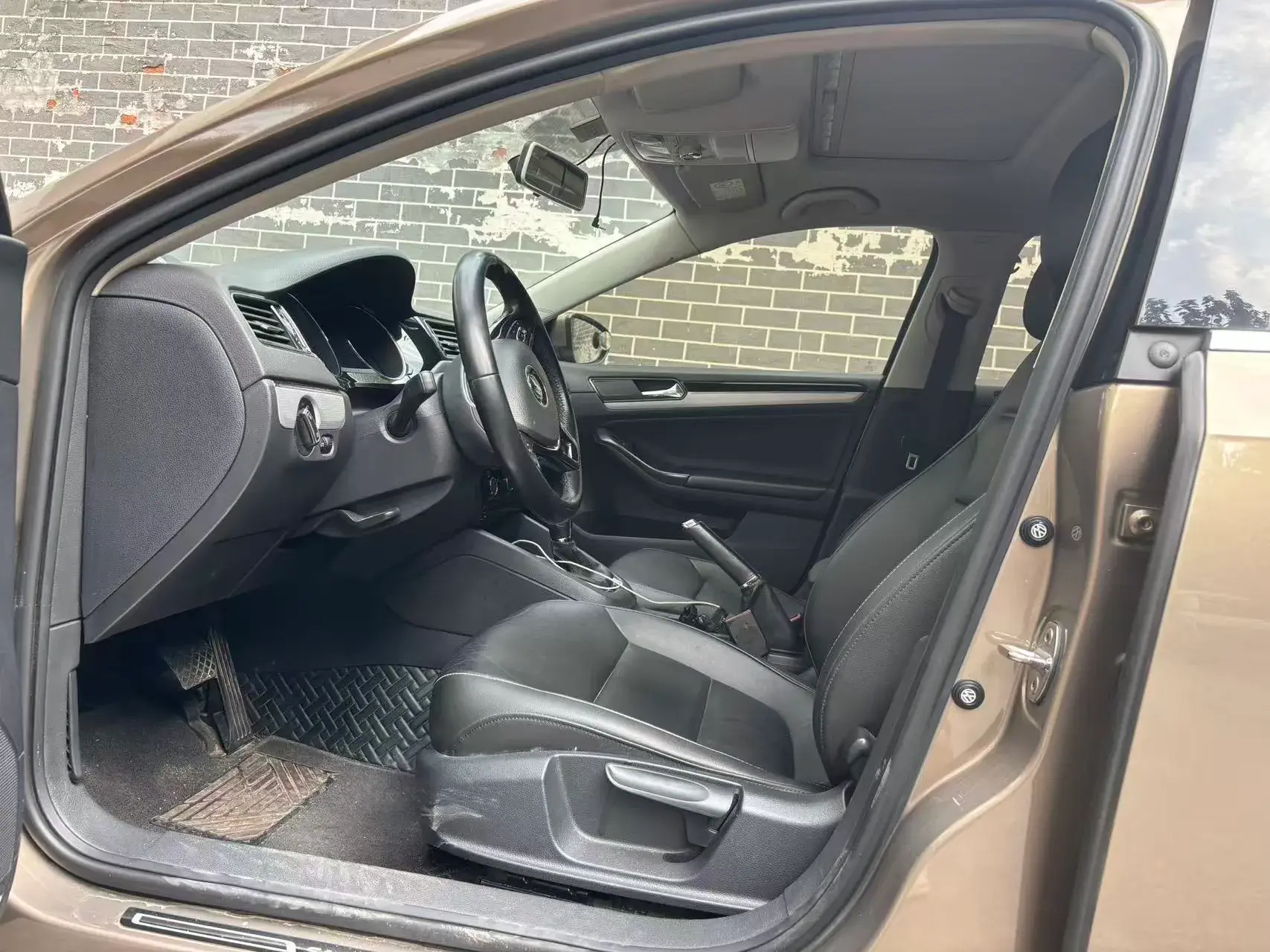 2018 VOLKSWAGEN SAGITAR thumbnail 4