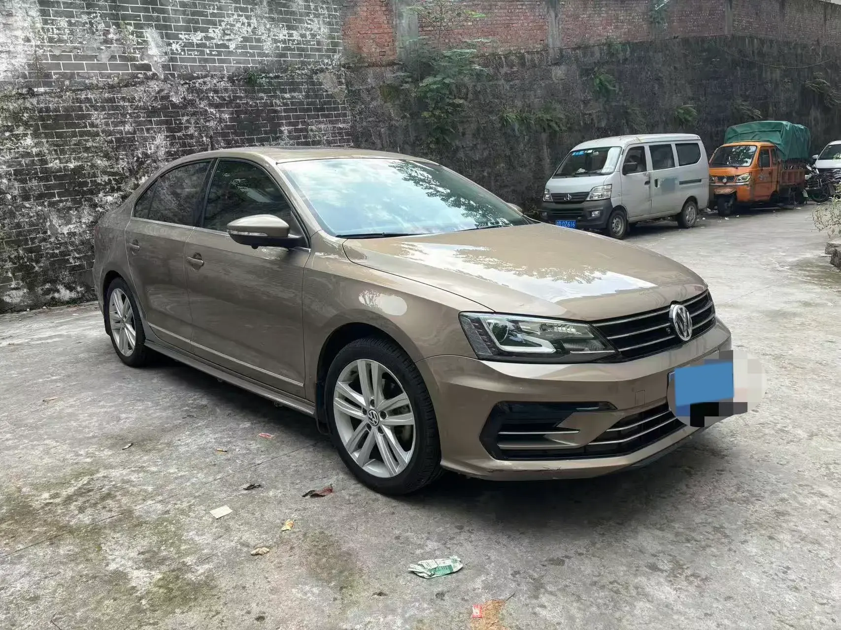 2018 VOLKSWAGEN SAGITAR thumbnail 3