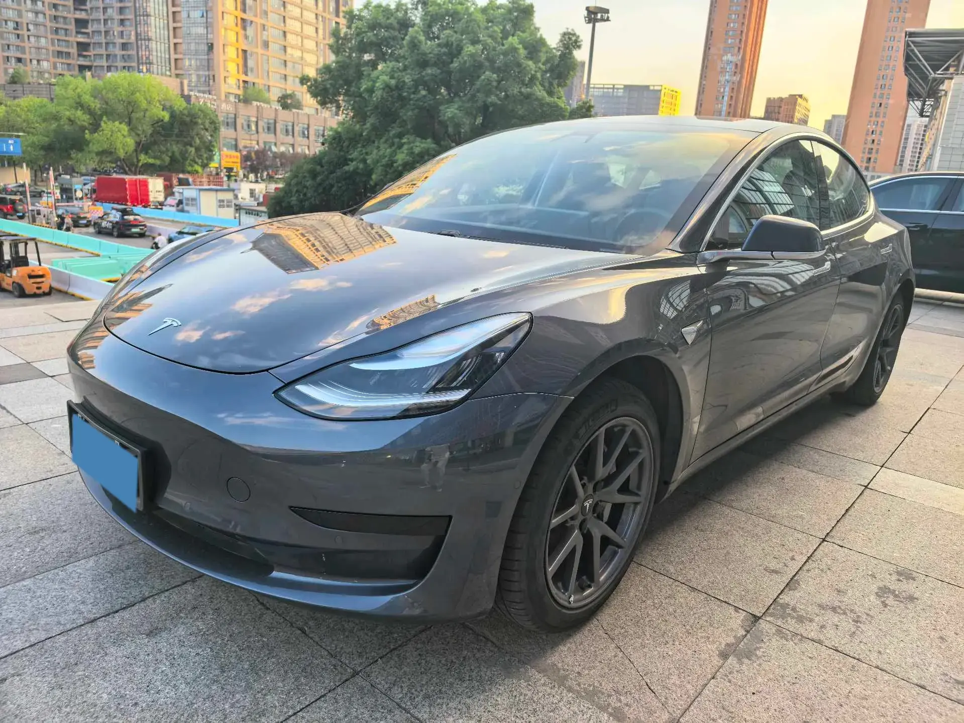 2019 TESLA MODEL view 1