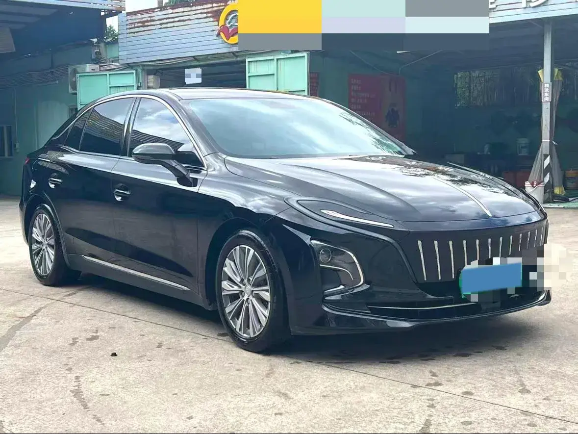 2024 HONGQI E-QM5 thumbnail 3