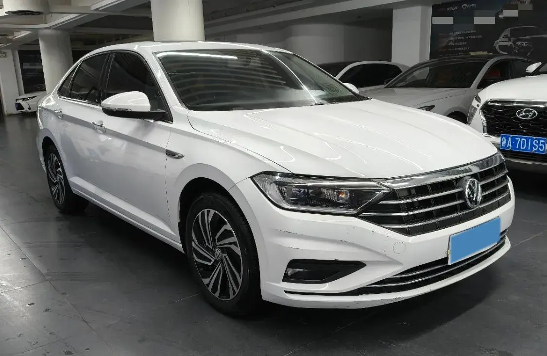 2022 VOLKSWAGEN SAGITAR thumbnail 3