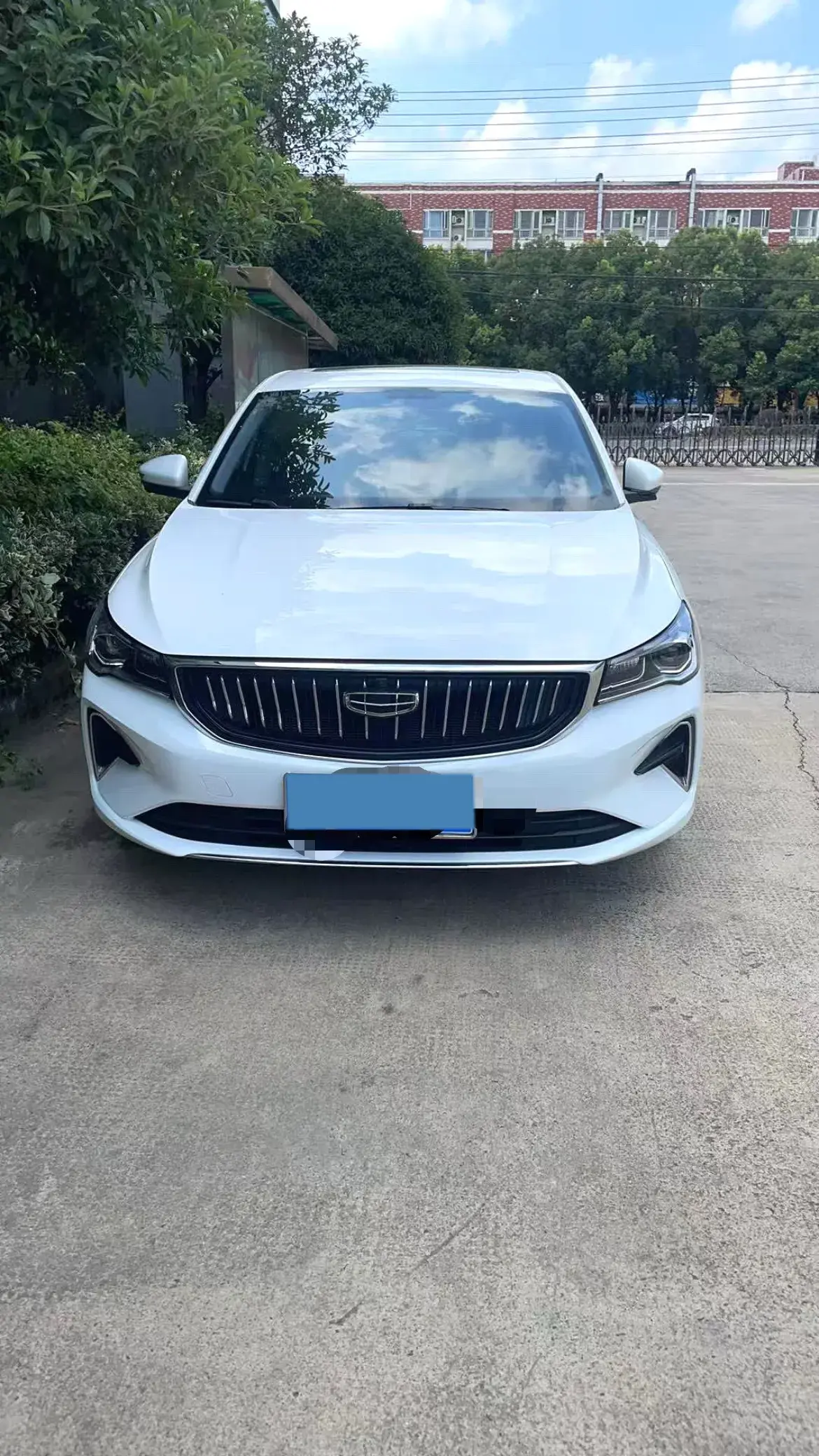 2023 GEELY EMGRAND thumbnail 2