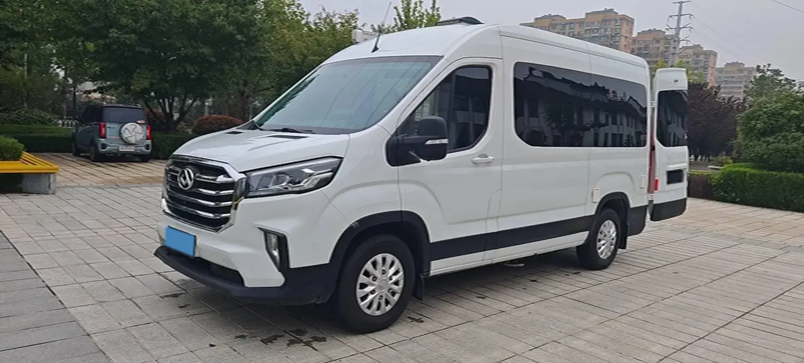 2024 MAXUS XINTU view 1