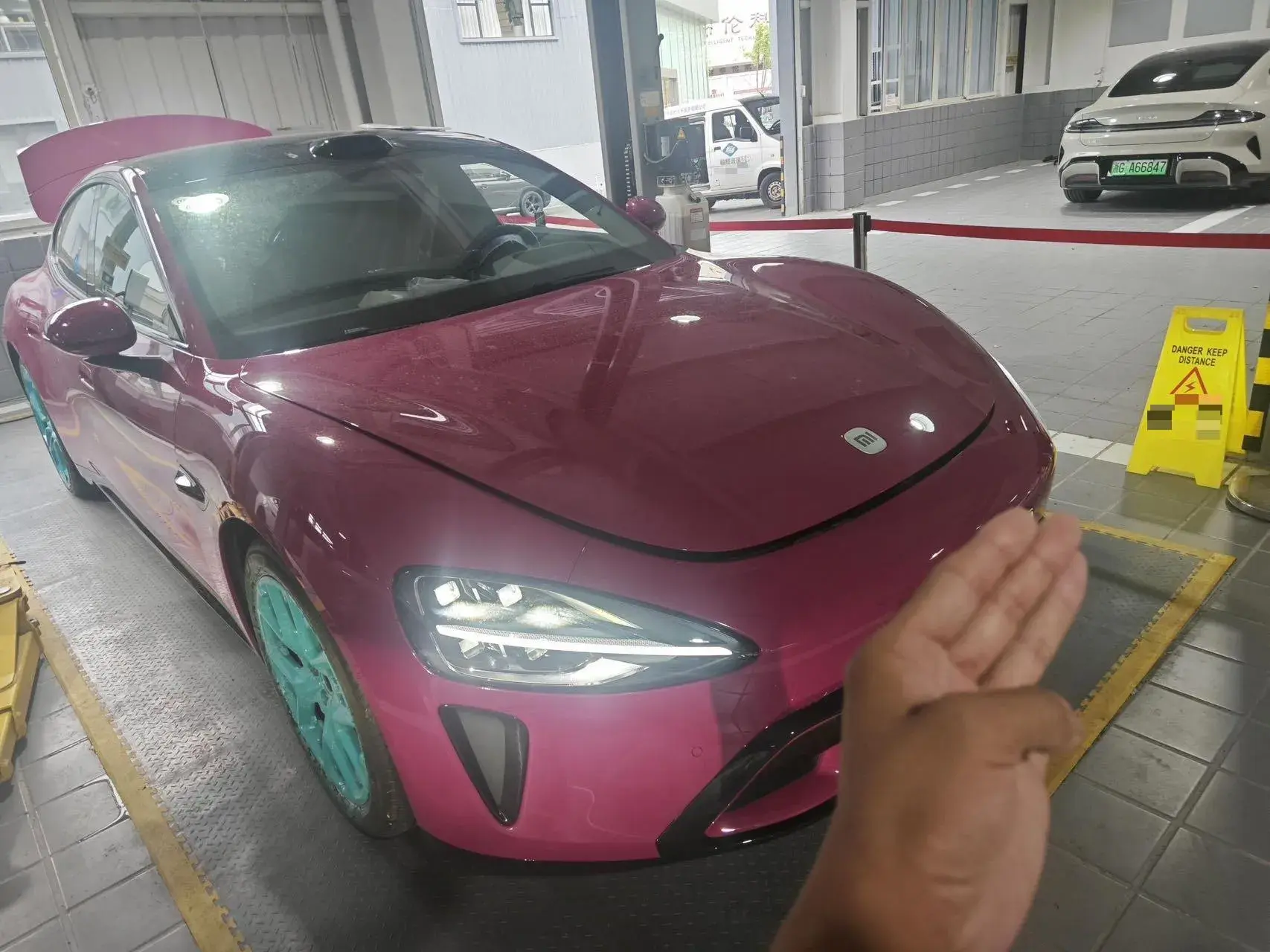 2024 MI SU7 thumbnail 2