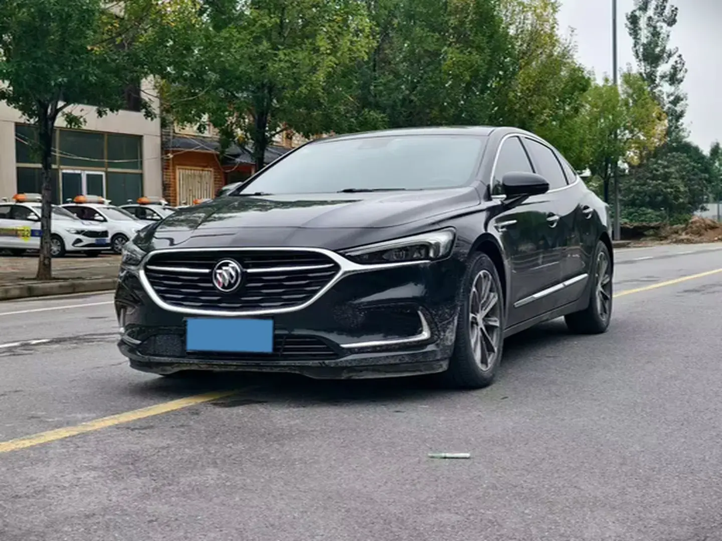 2019 BUICK LARCOSSE view 1