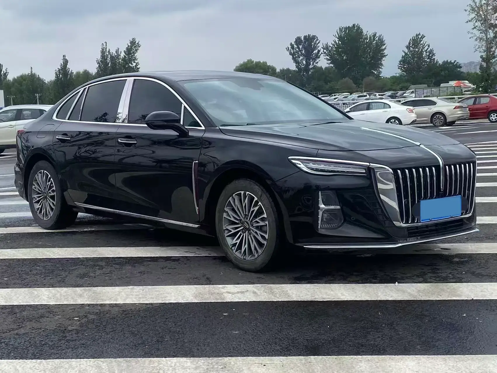 2024 HONGQI H5 thumbnail 3