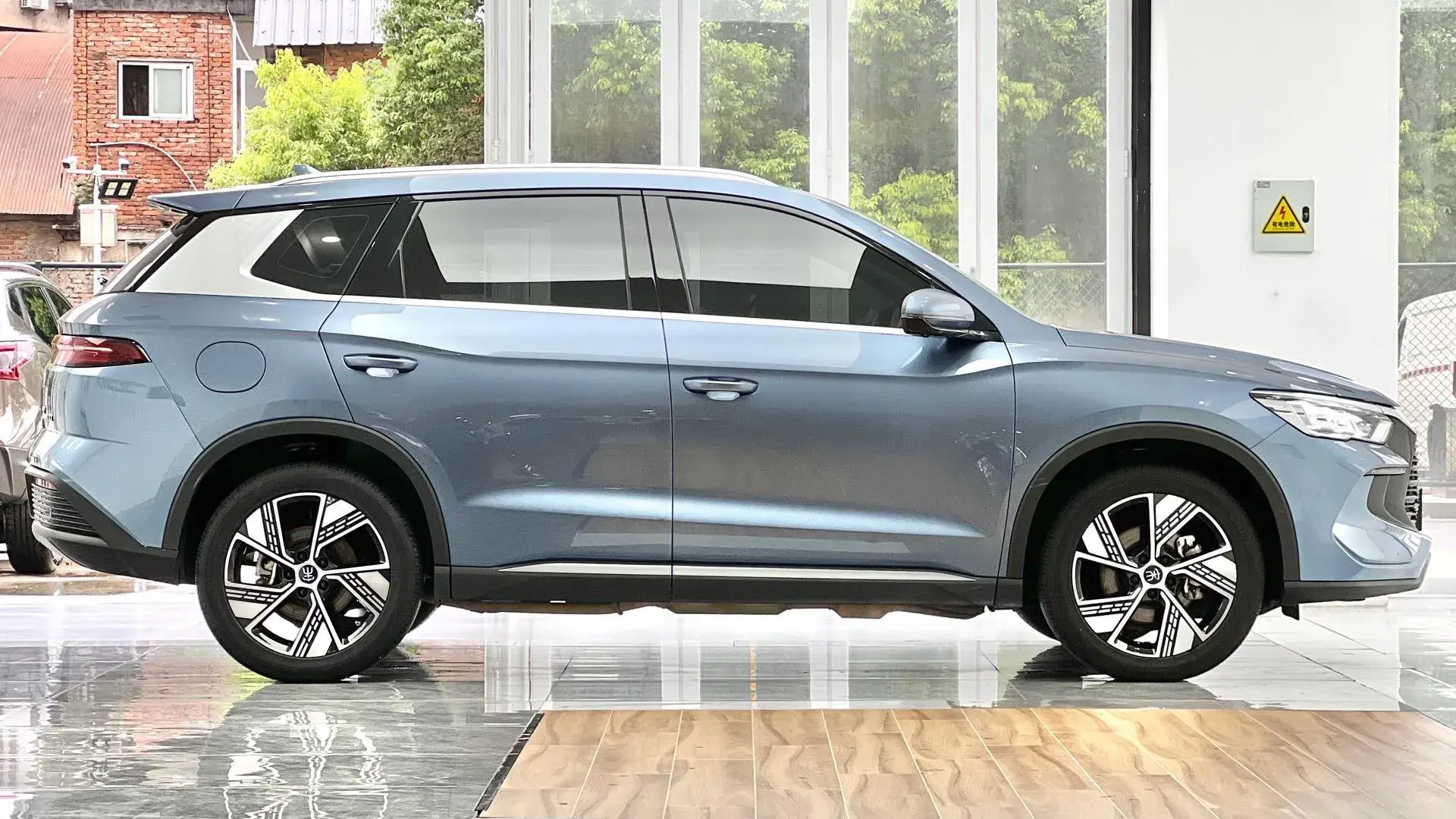 2023 BYD SONG thumbnail 4