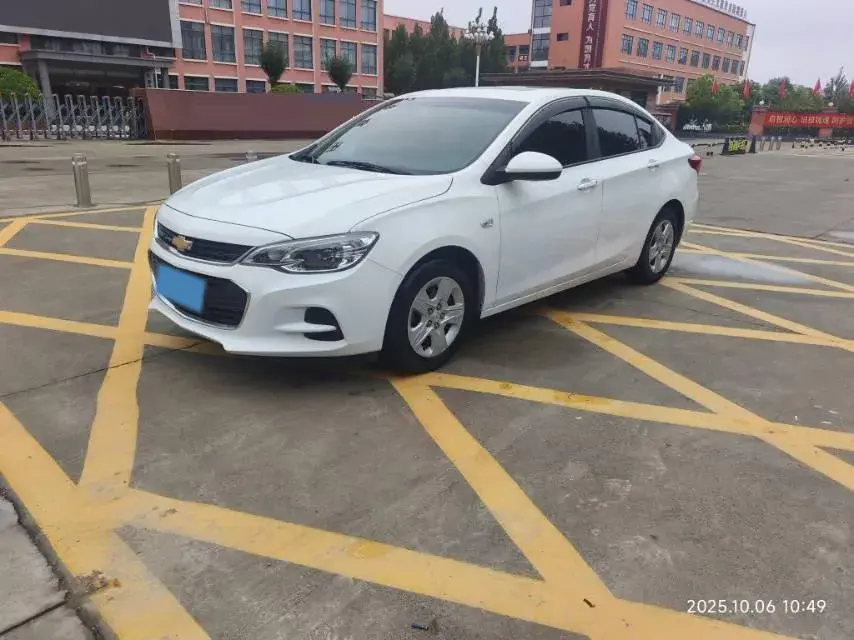 2019 CHEVROLET CAVALIER view 1