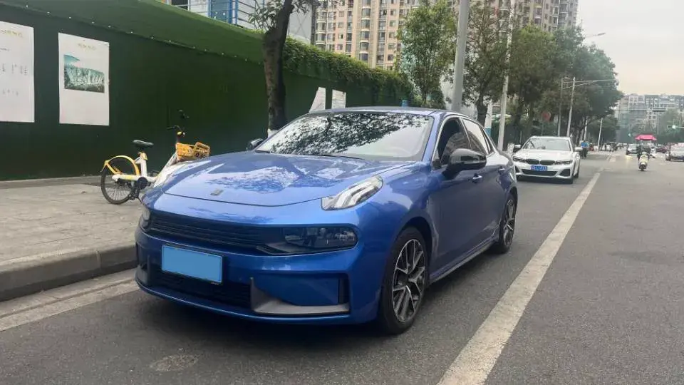 2020 LYNK&CO 03 view 1