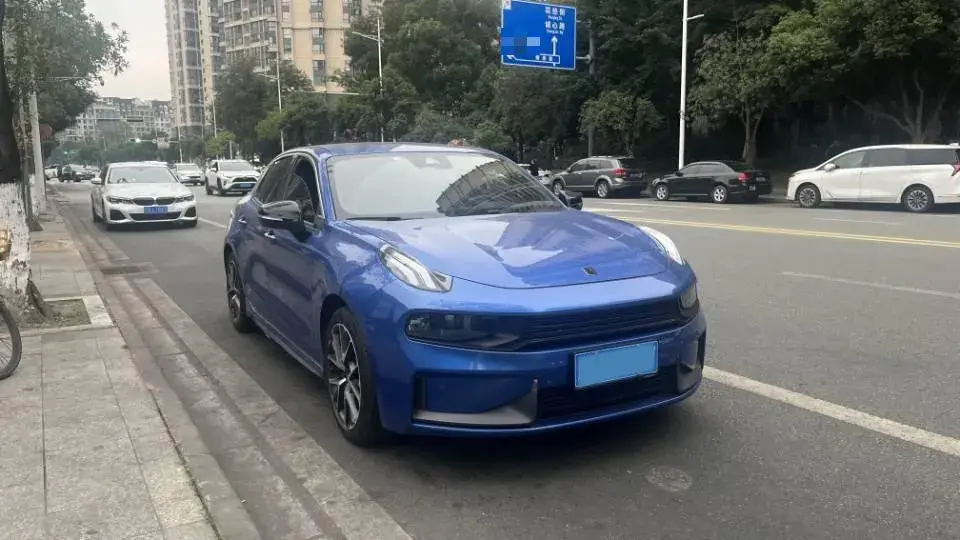 2020 LYNK&CO 03 thumbnail 3