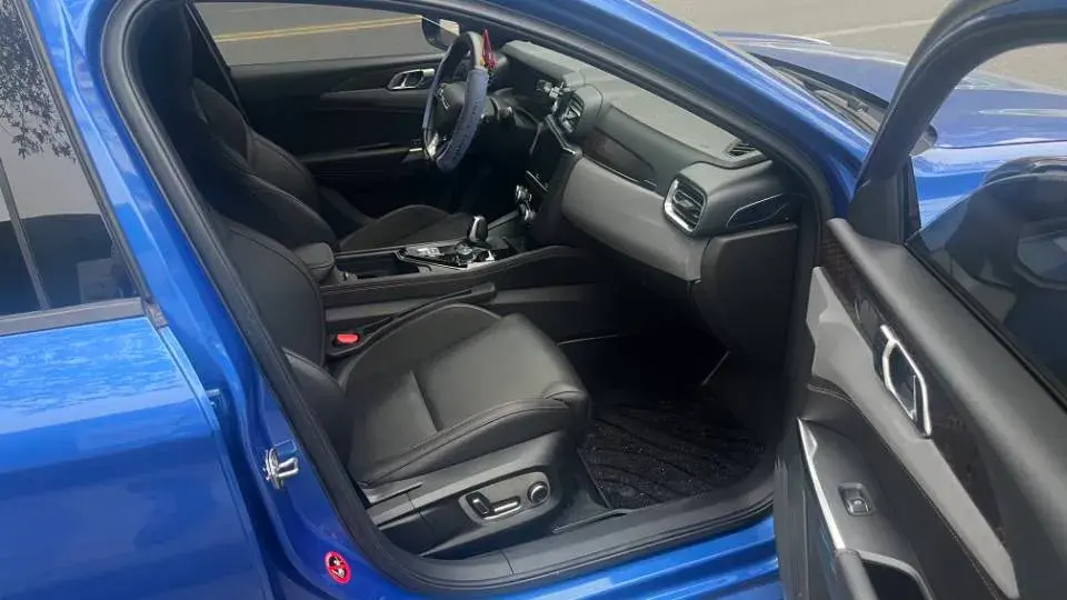 2020 LYNK&CO 03 thumbnail 4