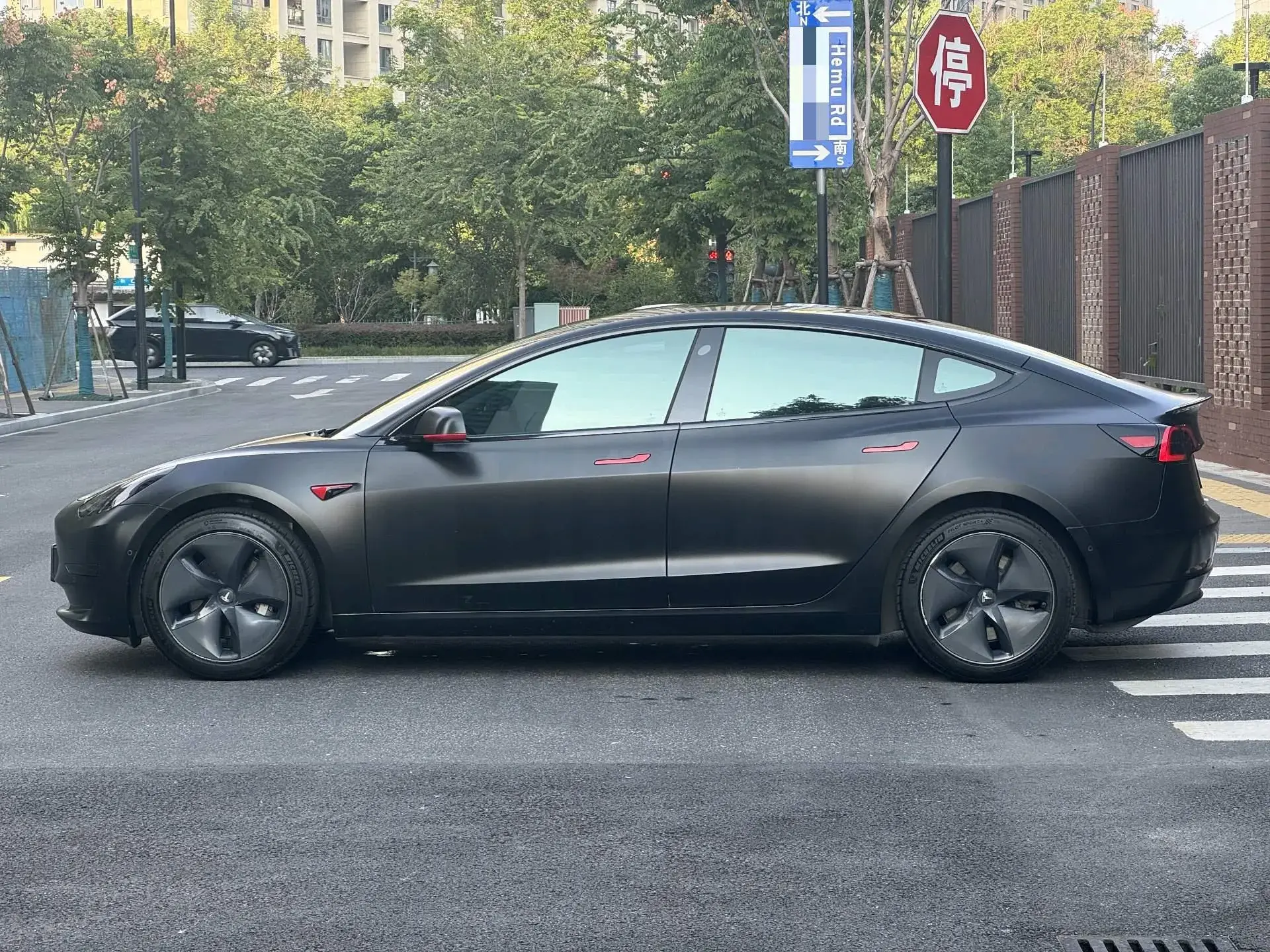 2019 TESLA MODEL thumbnail 4