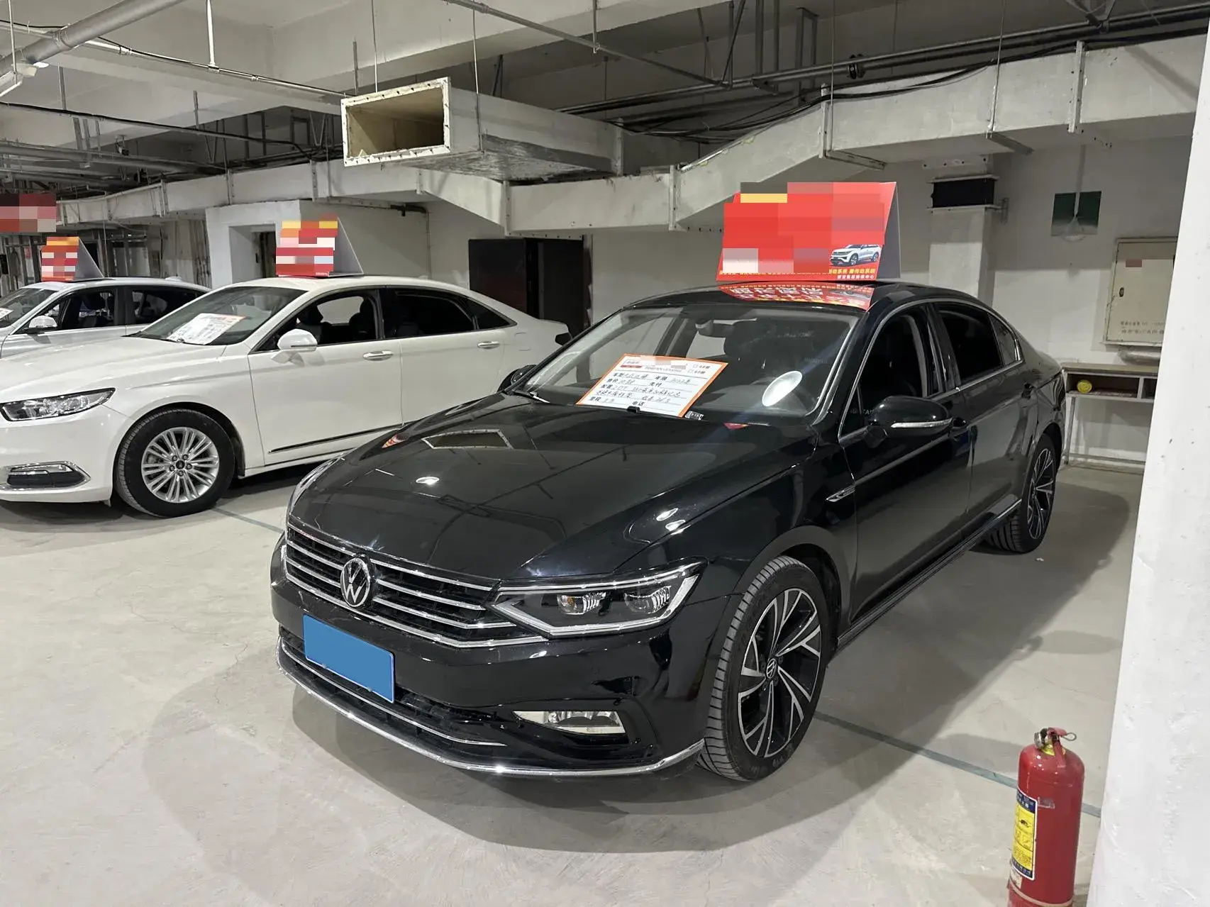 2021 VOLKSWAGEN MAGOTAN view 1