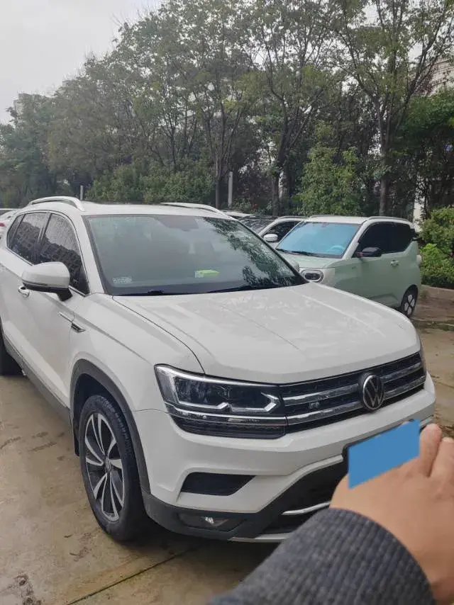 2022 VOLKSWAGEN THARU thumbnail 3