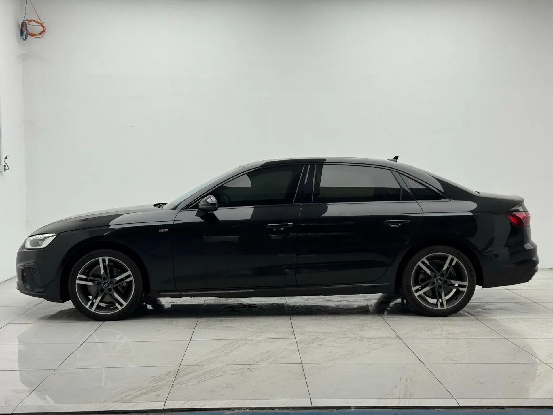 2022 AUDI A4L thumbnail 3