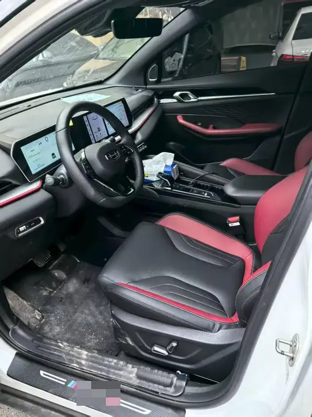 2023 GEELY COOLRAY thumbnail 4