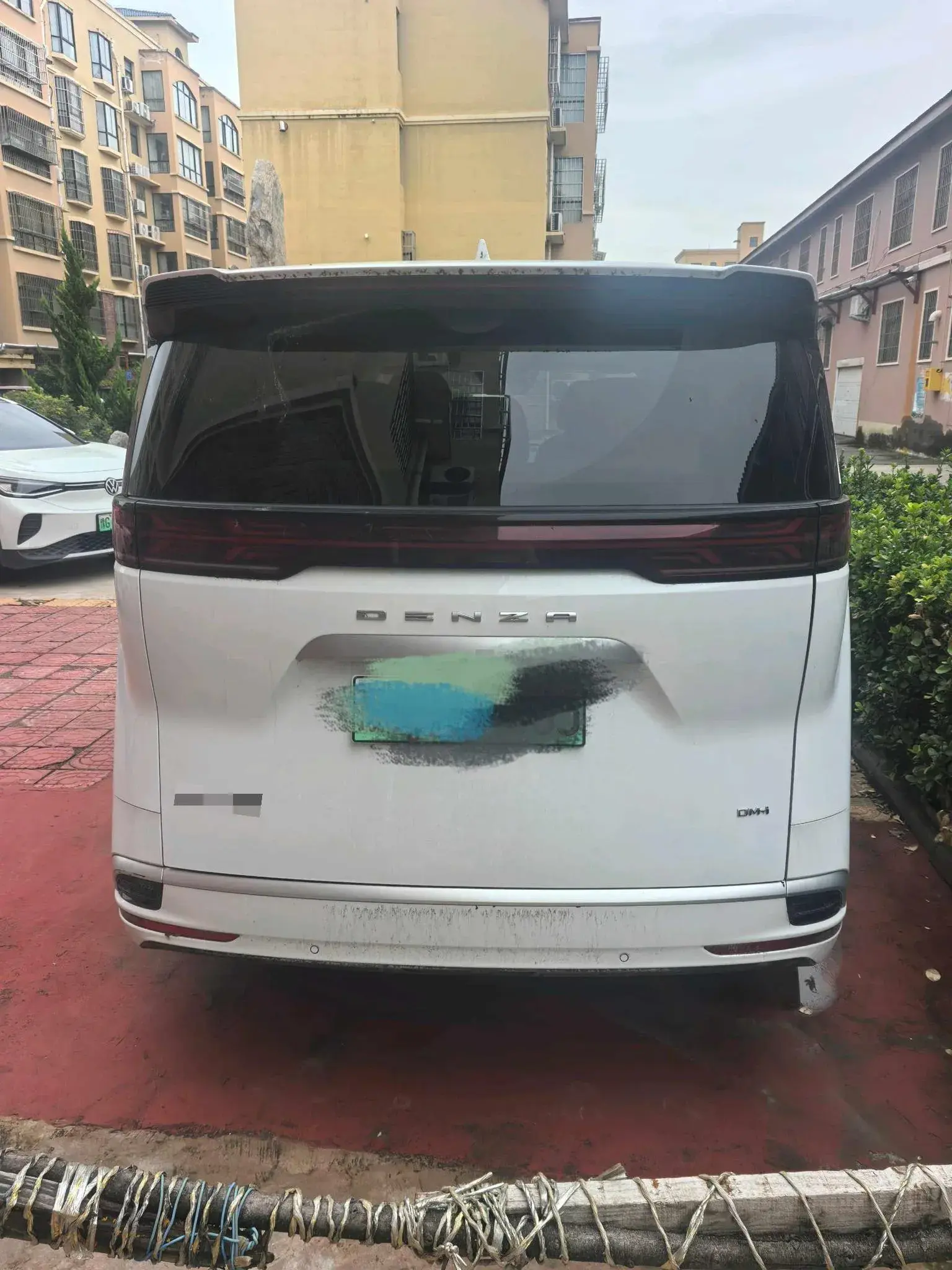 2022 DENZA D9 thumbnail 4