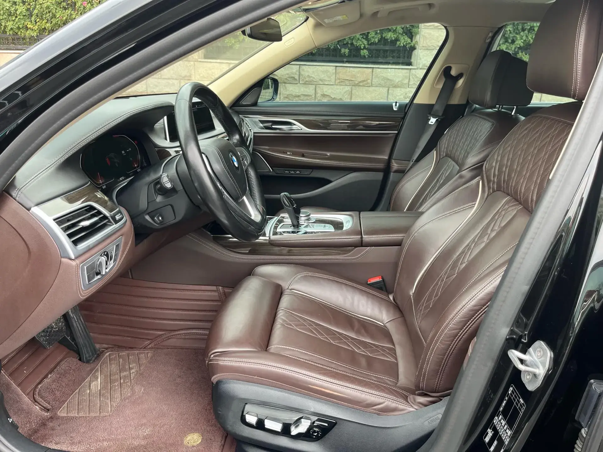 2019 BMW 7 thumbnail 4