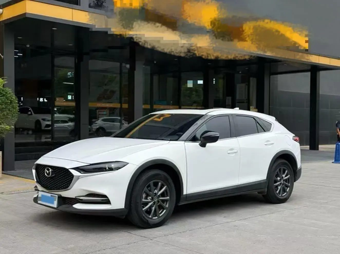 2020 MAZDA CX-4 view 1